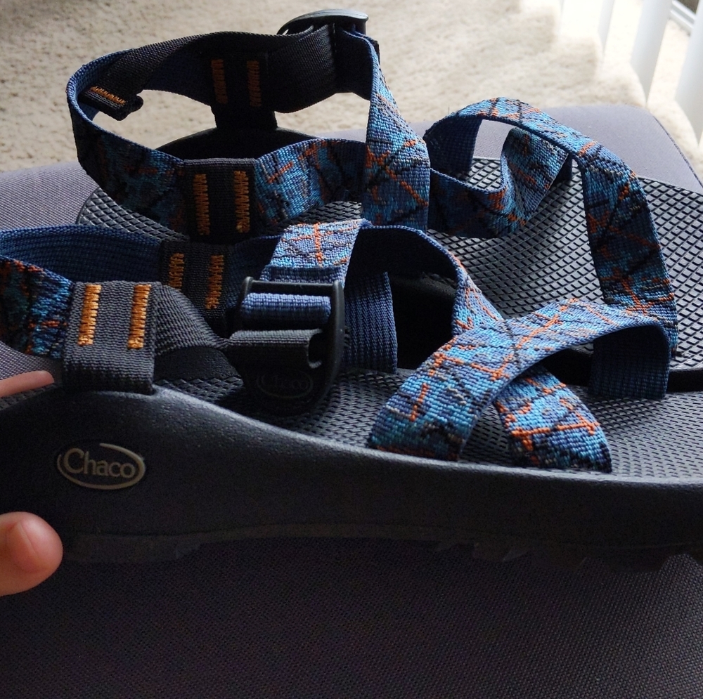 MENS CHACOS LIKE NEW
